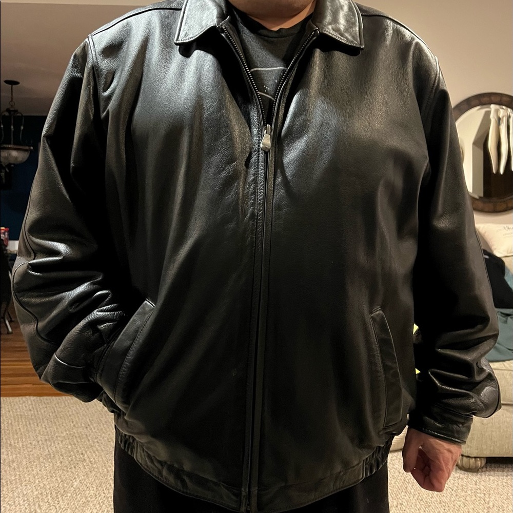 VINTAGE black (genuine) leather bomber jacket; XXLT; unisex; Croft & Barrow